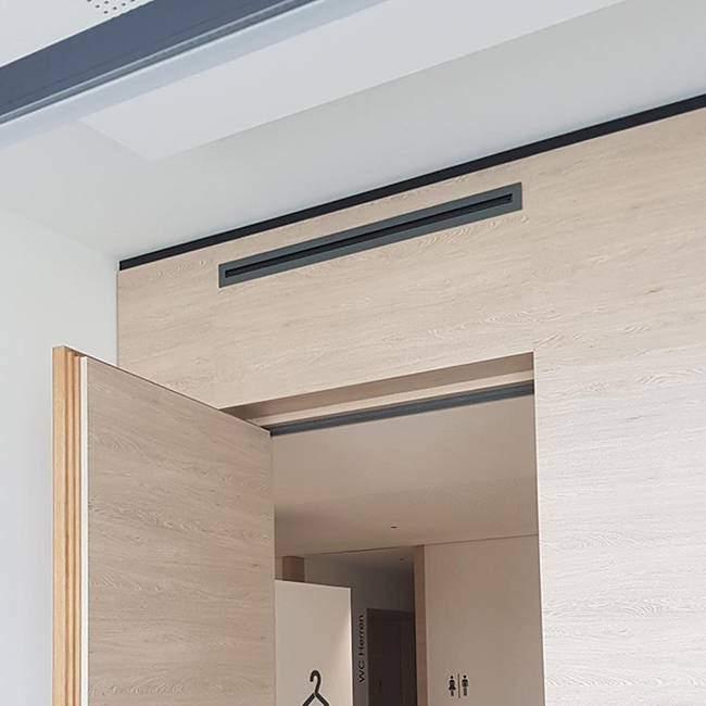 Lijnrooster aluminium met 1 instelbaar patroonblad – 2000 mm – RAL 9016 + geïsoleerd plenum met luchtdebietregelklep